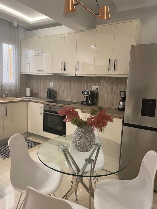 Apartment By The Castle Янина Экстерьер фото